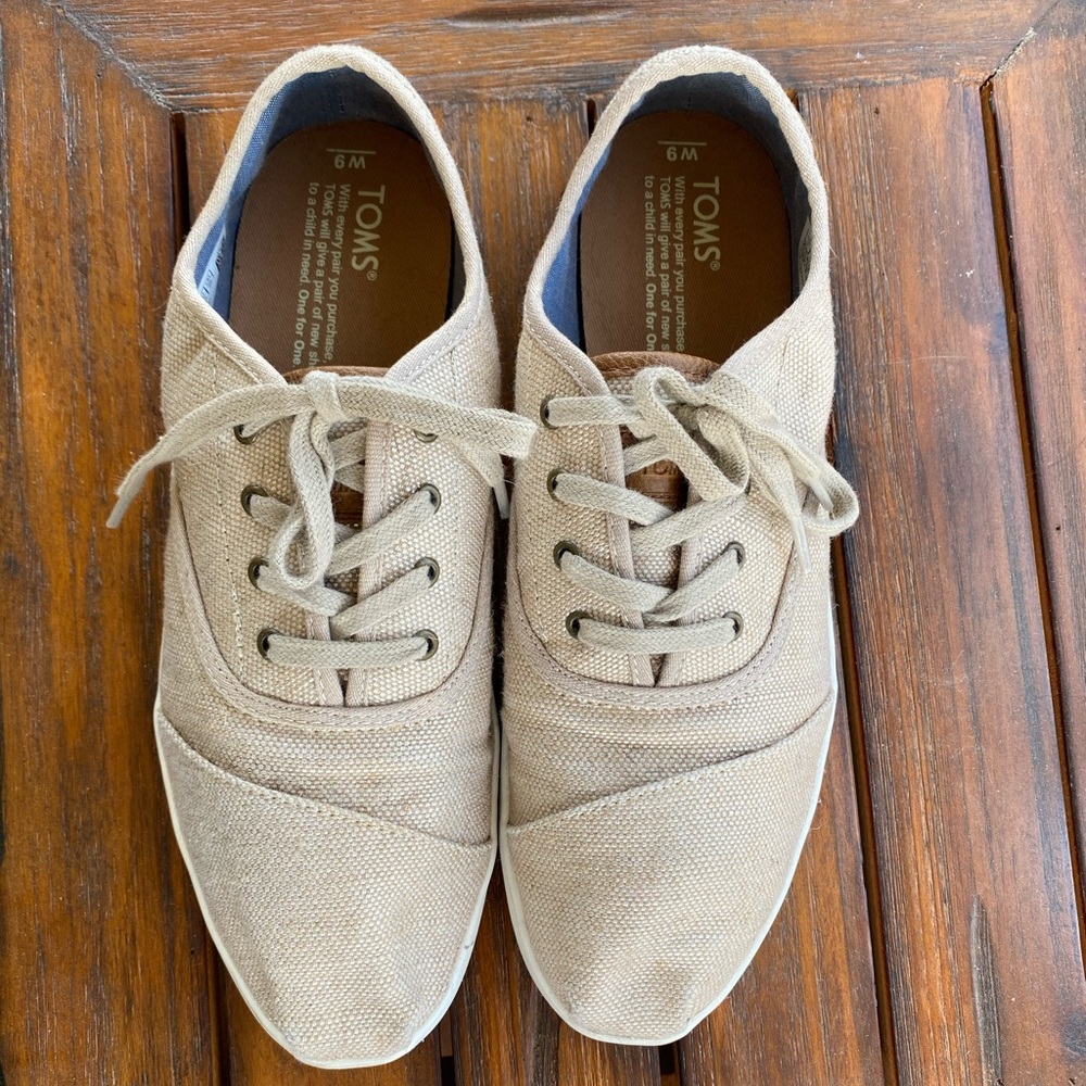 Toms Gold Shoes Size 9